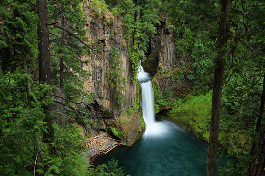 Fototapeta Toketee Falls in Oregon