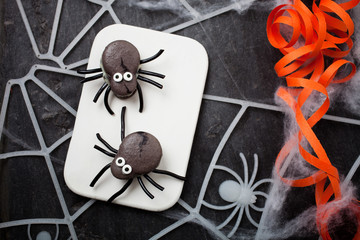 Spider macaroons
