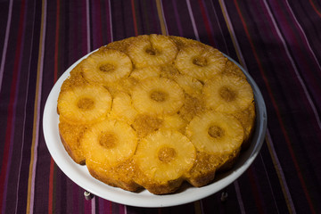 Torta di frutta con ananas