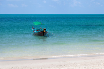 Obraz na płótnie Canvas view of beach and boats Koh Phangan Thailand