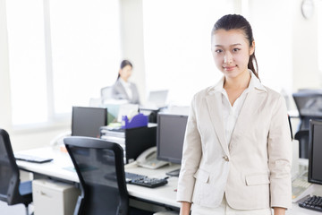 asian businesswomen relaxing in the office