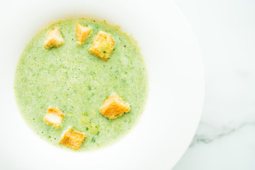 Green spinach cream soup