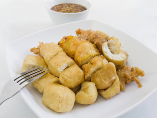 many vegetarian food from tofu