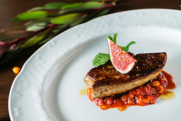 Fried foie gras with figs