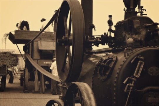 Work on the threshing wheat with a steam engine