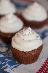 Chocolate cupcakes with cream cheese frosting