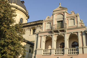 Fototapeta na wymiar architectural fragments of the Dominican monastery in Baroque style, Lviv, Ukraine 