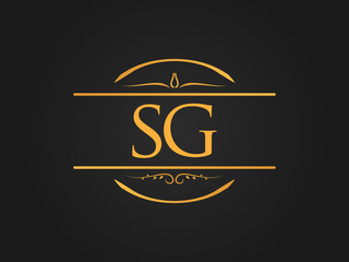 Luxurious Circle Ornament