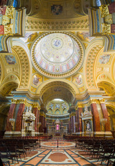 Fototapeta na wymiar Interior of the roman catholic church St. Stephen's Basilica.