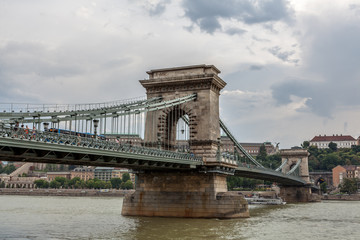Obraz premium Szechenyi Lanchid de Budapest
