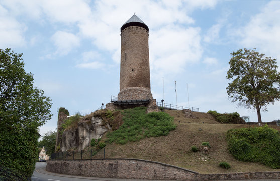 Burgruine Veldenz in Nofelden