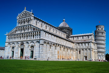 Fototapeta na wymiar Kathedrale und Schiefer Turm von Pisa