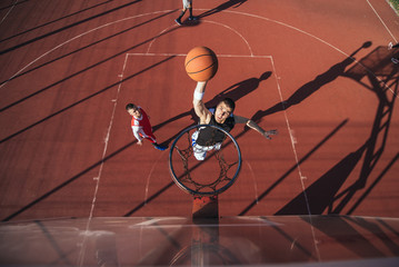 Slam dunk action © bernardbodo