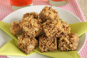 Crispy rice cakes made with caramel and chocolate