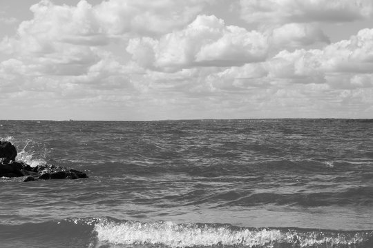 Fototapeta Sea water wave. Black and white style