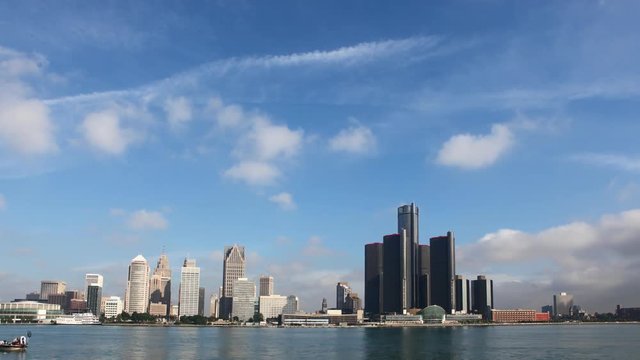 4K UltraHD Timelapse of the Detroit with boats passing