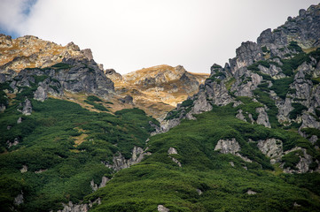 Fototapeta na wymiar mountain landscape / mountain view from the trail 