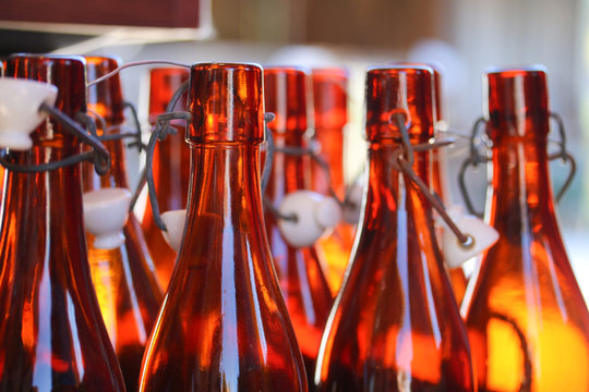 Braunglasflaschen mit B&uuml;gelverschluss