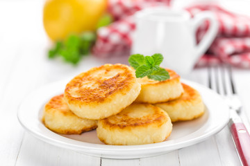 cottage cheese pancakes, syrniki