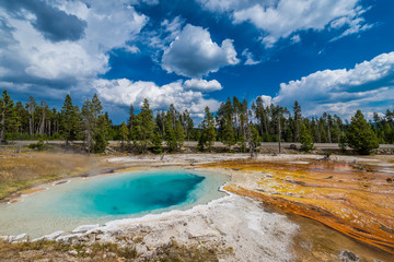 Naklejka na ściany i meble Blue Pool in the Yellowstone National Park