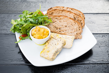 Foie gras with bread