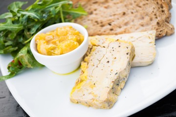 Foie gras with bread
