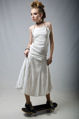 Fototapeta premium bride on a skateboard