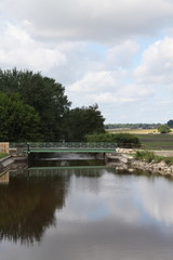 Fototapeta na wymiar Pont sur Le Cosson : Chambord.