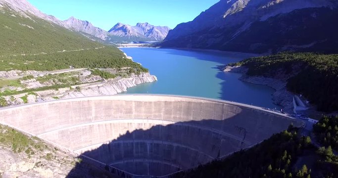 Aerial 4k - Diga di Cancano e San Giacomo - Valtellina (IT)