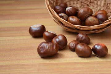 каштаны в корзине 3