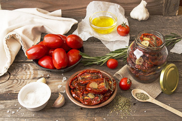 Preparation dried tomatoes