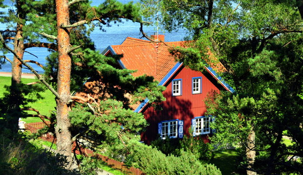 Typisches Holzhaus auf der Kurischen Nehrung 