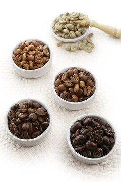 いろいろな種類のコーヒー豆