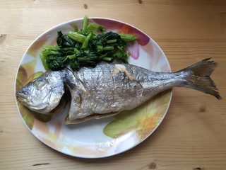 baked sea bream with vegetables
