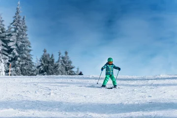 Fotobehang Ski child © Microgen