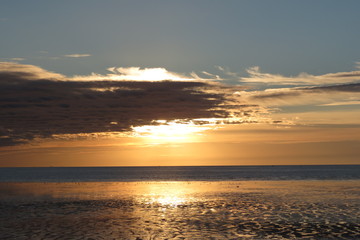 Obraz premium Charente-Maritime - Coucher de soleil au Nord de La Rochelle