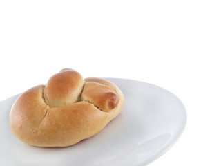 knotted bread roll