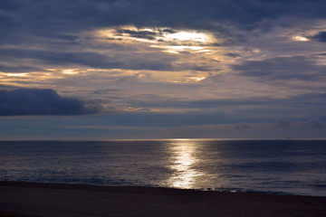 Fototapeta na wymiar Spectacular Shore Sunrise