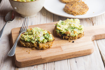 Burguers of Quinoa with Guacamole
