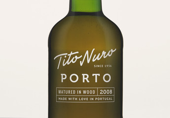 Close-up Bottle Mockup 02