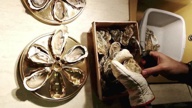 Ouverture des hu&icirc;tres