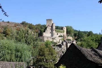 Château et village classé de Belcastel en Aveyron