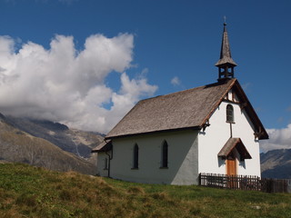 Fototapeta na wymiar Kapelle auf der Belalp im Wallis