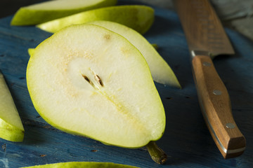 Raw Green Organic Danjou Pears