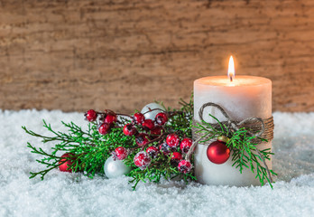 Advent Grußkarte Weihnachten Dekoration mit Schnee und Kerze