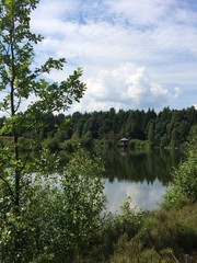 Fototapeta na wymiar Ausflugsziel am See im Wald