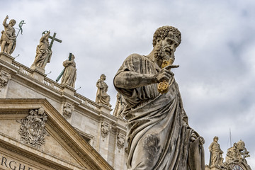 Fototapeta na wymiar Statue of Saint Peter in Vatican city Italy