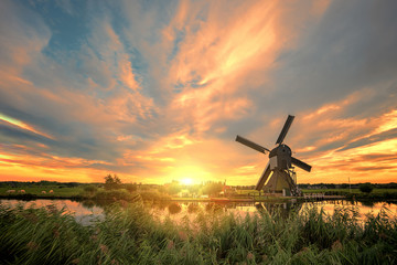 Kinderdijk windmill sunset © Ankor light