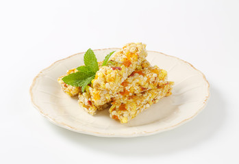 Cereal fruit bars