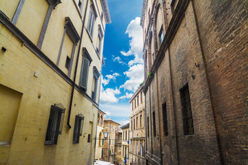 narrow backstreet in Siena